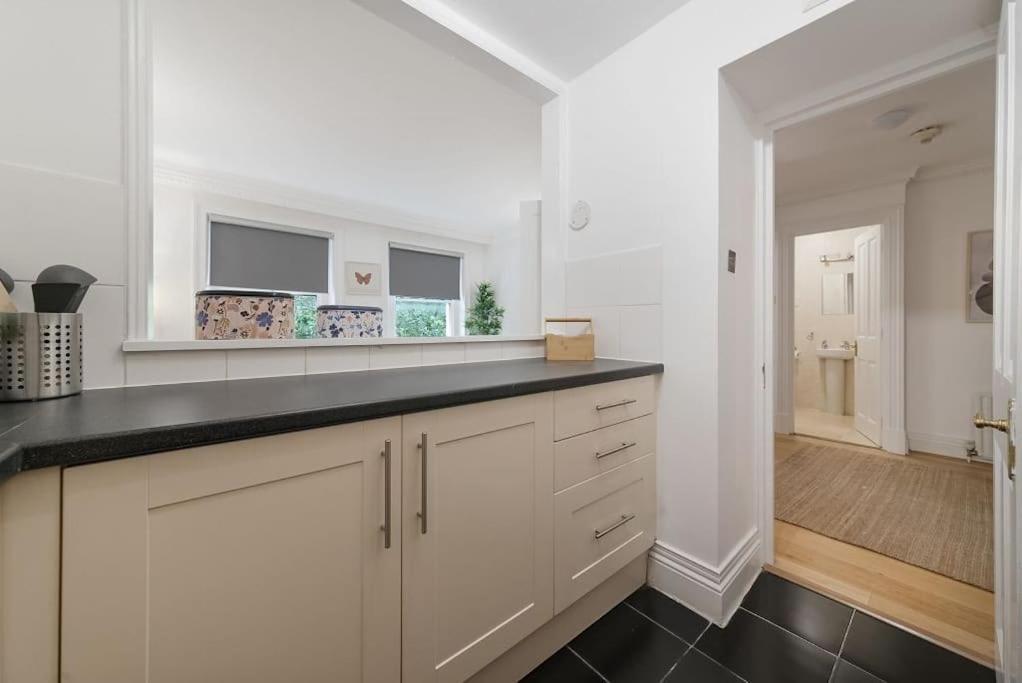 Knightsbridge Two Bed Apartment Londyn Zewnętrze zdjęcie